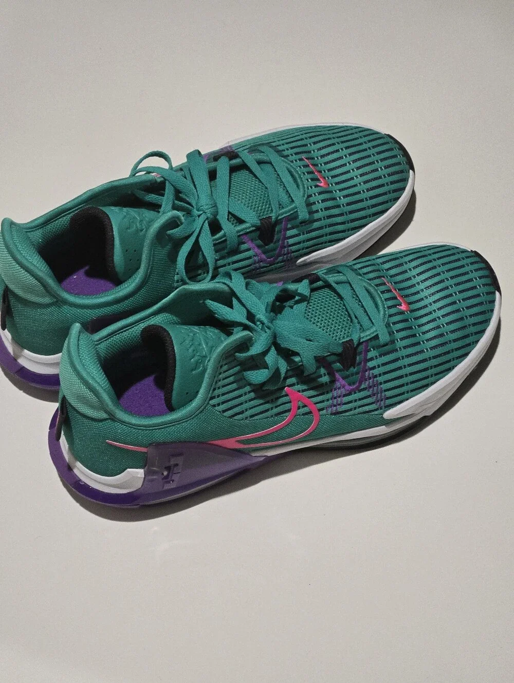 Nike LeBron Witness 6 'Emerald Berry Mens' Size 12 | Style Code: CZ4052-300